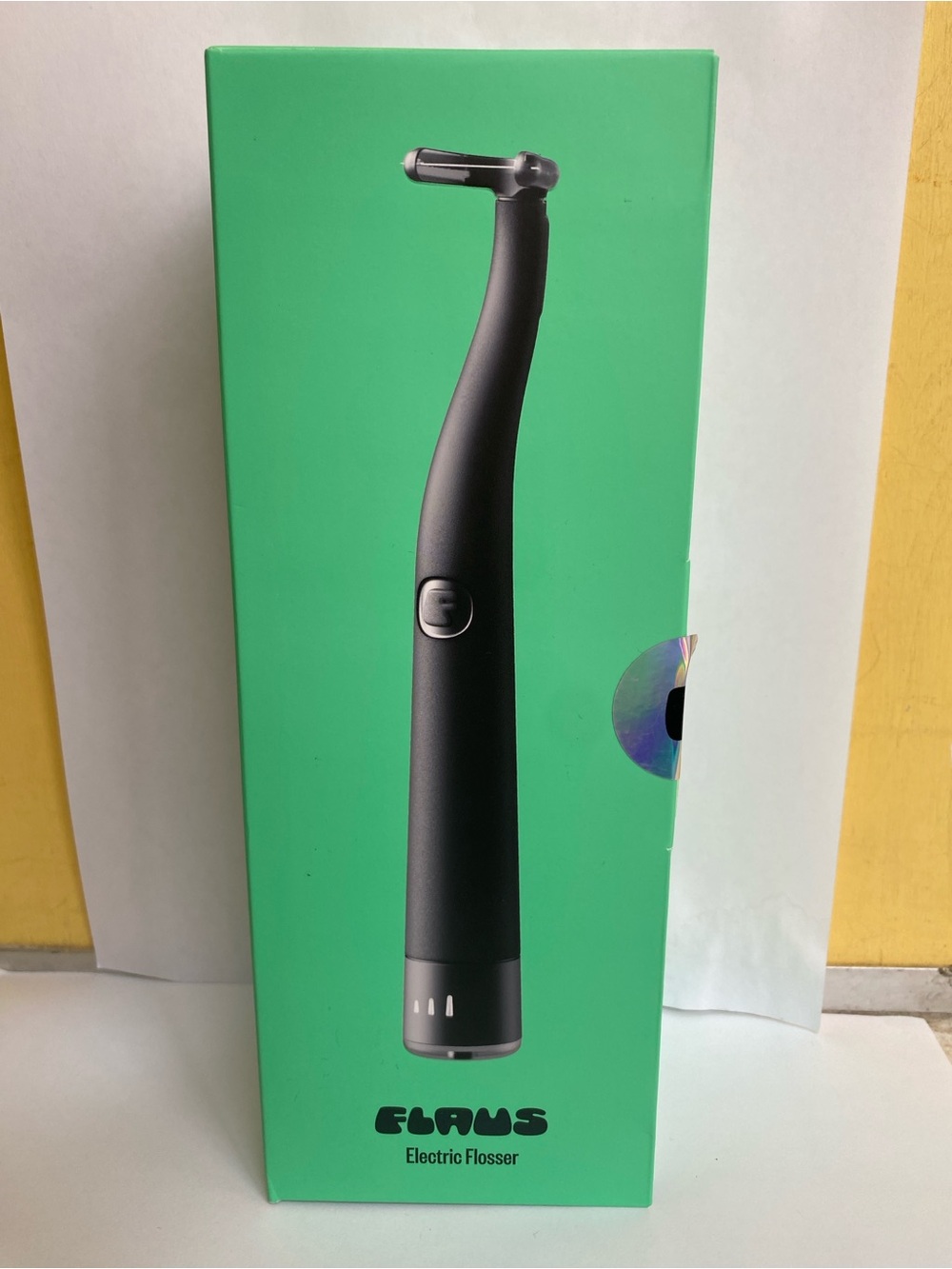 Black Flaus Electric Oral Flosser kit includes extra heads, base and charger new